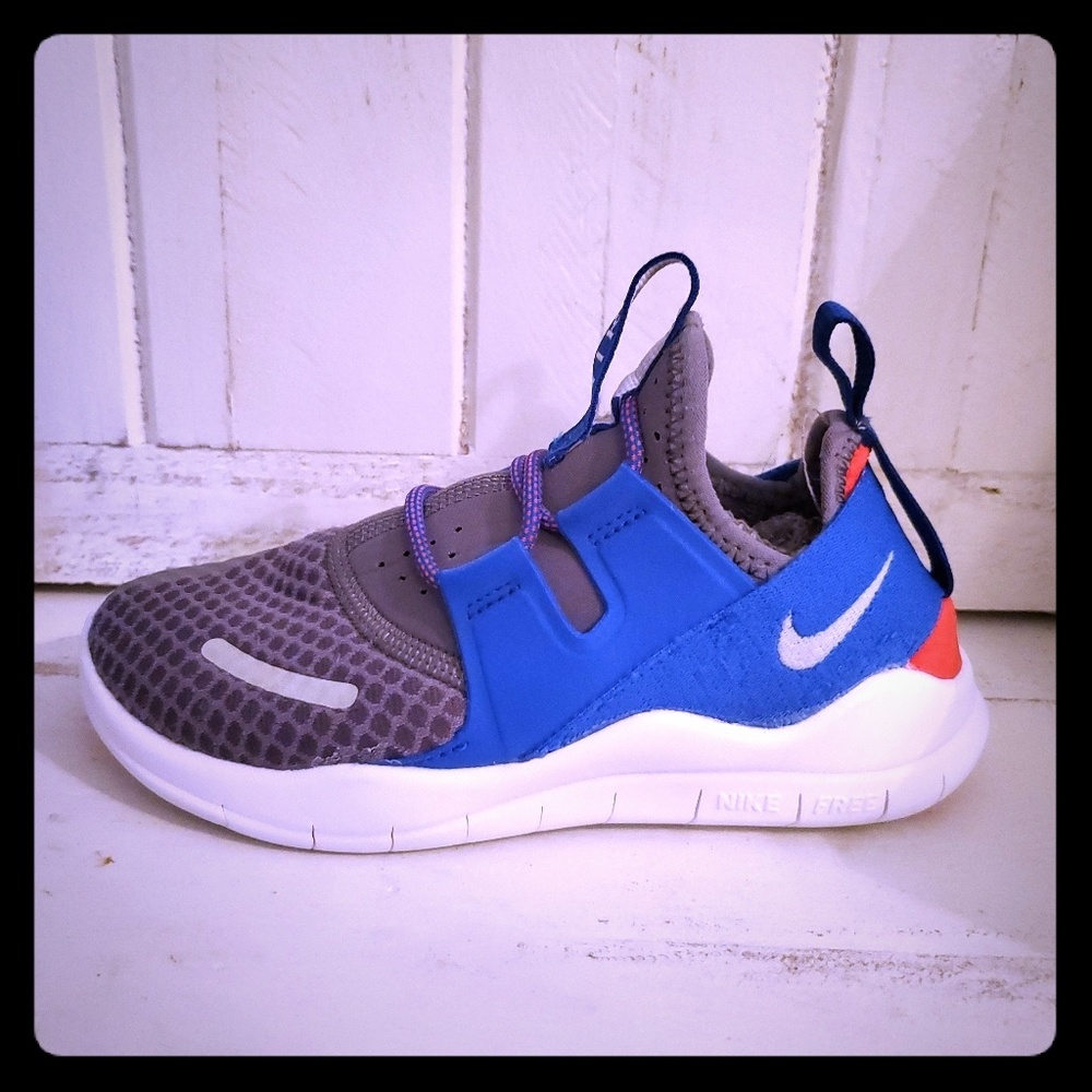 Nike free boys shoes